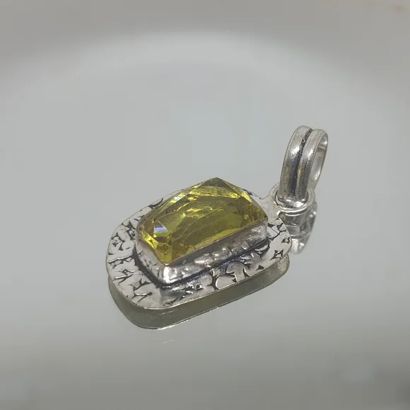 Silver Pendant - Picture 1 of 2